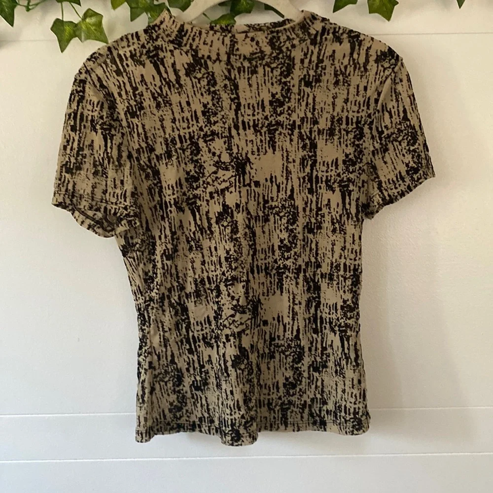 Size medium - Picture 1 of 2